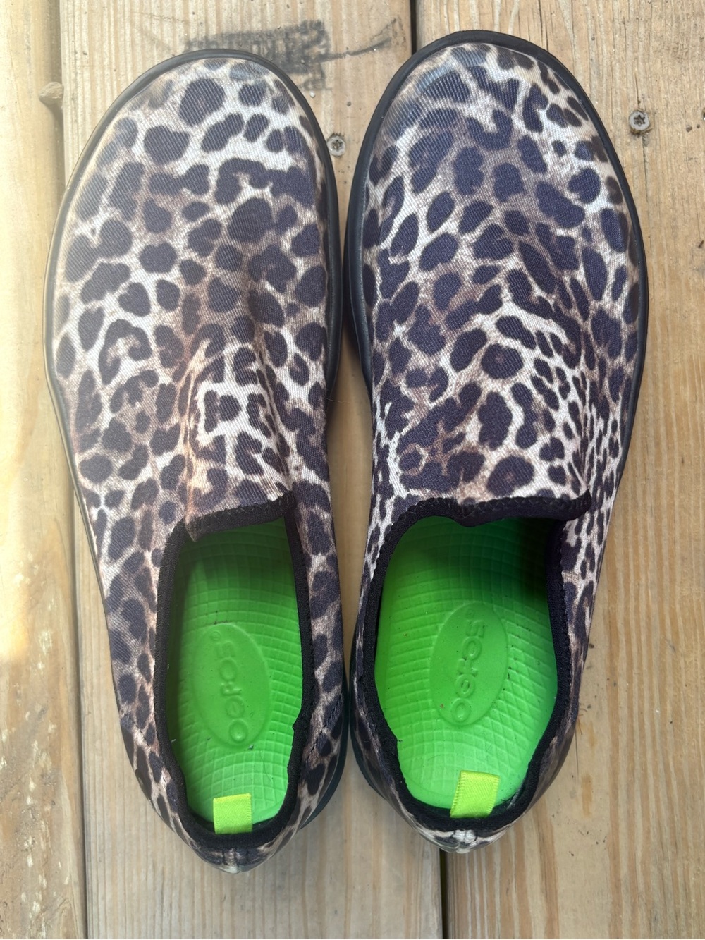 OOFOS Leopard Print Slip-On Shoes with Neon Green Insole - Picture 9 of 10